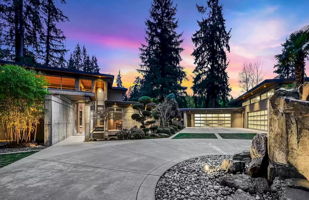 The Estate in Washington is a luxurious home with glass walls to bring nature inside now available for sale. This home located at 7917 219th Avenue NE, Redmond, Washington; offering 03 bedrooms and 07 bathrooms with 4,690 square feet of living spaces.