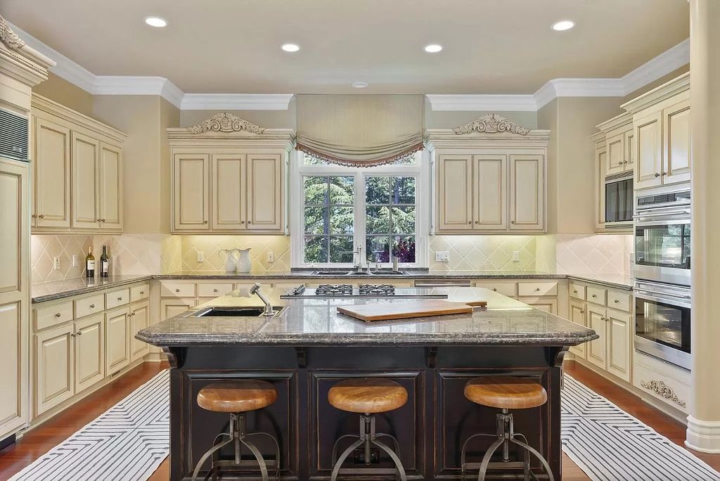 The Estate in Saratoga is perfect for the California lifestyle nestled in one of the most highly sought out neighborhoods in Saratoga now available for sale. This home located at 18929 Monte Vista Dr, Saratoga, California