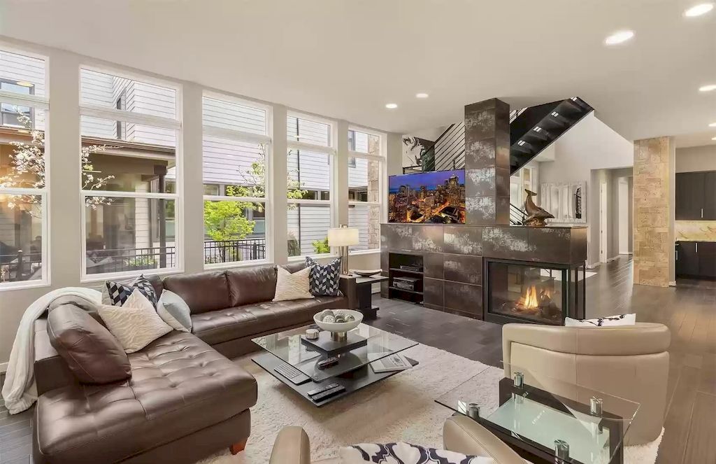 The Estate in Washington is a luxurious home and a true entertainer's delight now available for sale. This home located at 10607 NE 53rd St, Kirkland, Washington; offering 04 bedrooms and 03 bathrooms with 3,563 square feet of living spaces.