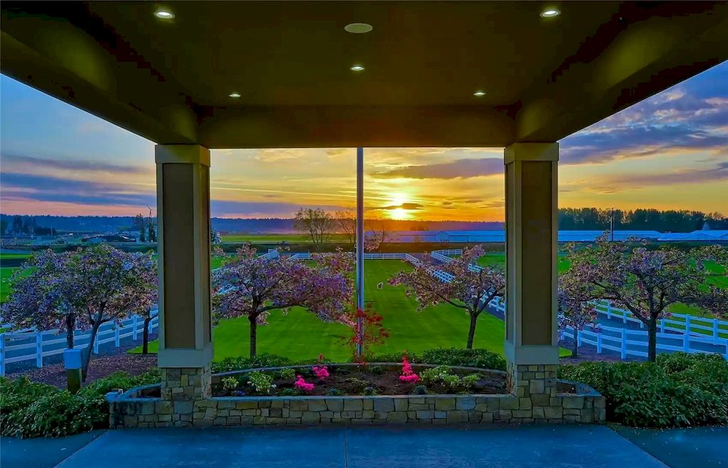 The Estate in Washington is a luxurious home providing incredible space for entertaining now available for sale. This home located at 10523 Airport Way, Snohomish, Washington; offering 05 bedrooms and 04 bathrooms with 5,830 square feet of living spaces.