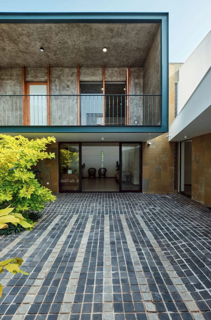 La Vie Residence, an Elegant House in India by SOHO Architects
