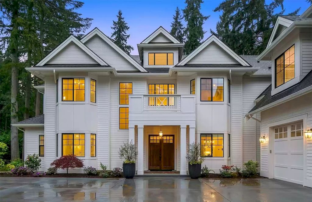 The Estate in Washington is a luxurious home fully fenced and immaculately maintained now available for sale. This home located at 3821 134th Ave NE, Bellevue, Washington; offering 05 bedrooms and 06 bathrooms with 6,604 square feet of living spaces. 