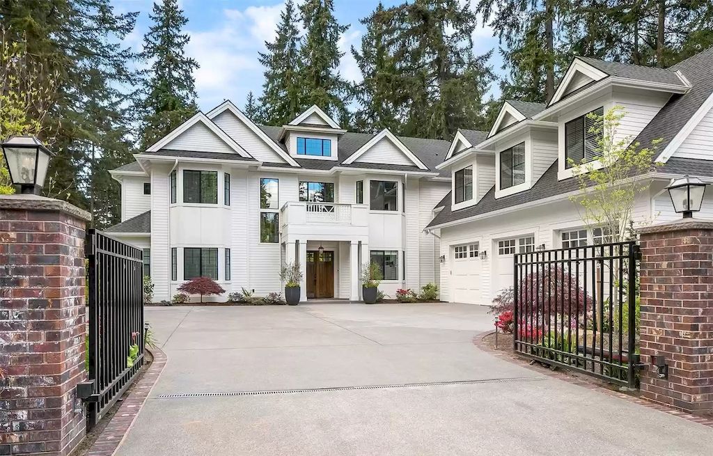 The Estate in Washington is a luxurious home fully fenced and immaculately maintained now available for sale. This home located at 3821 134th Ave NE, Bellevue, Washington; offering 05 bedrooms and 06 bathrooms with 6,604 square feet of living spaces. 