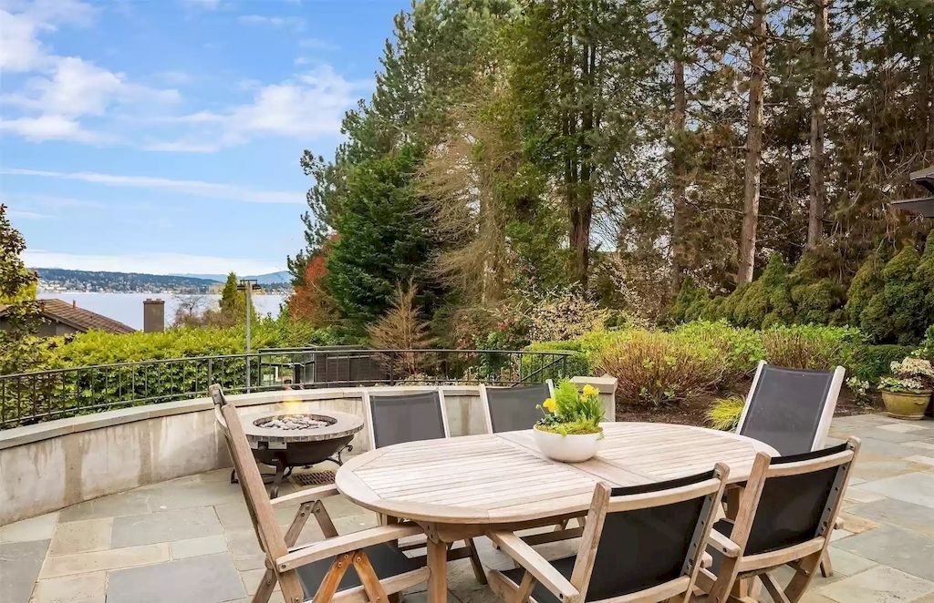 The Estate in Washington is a luxurious home with state of the art appliances and located on a very private setting and now available for sale. This home located at 6523 NE Windermere Rd, Seattle, Washington; offering 05 bedrooms and 06 bathrooms with 6,590 square feet of living spaces.