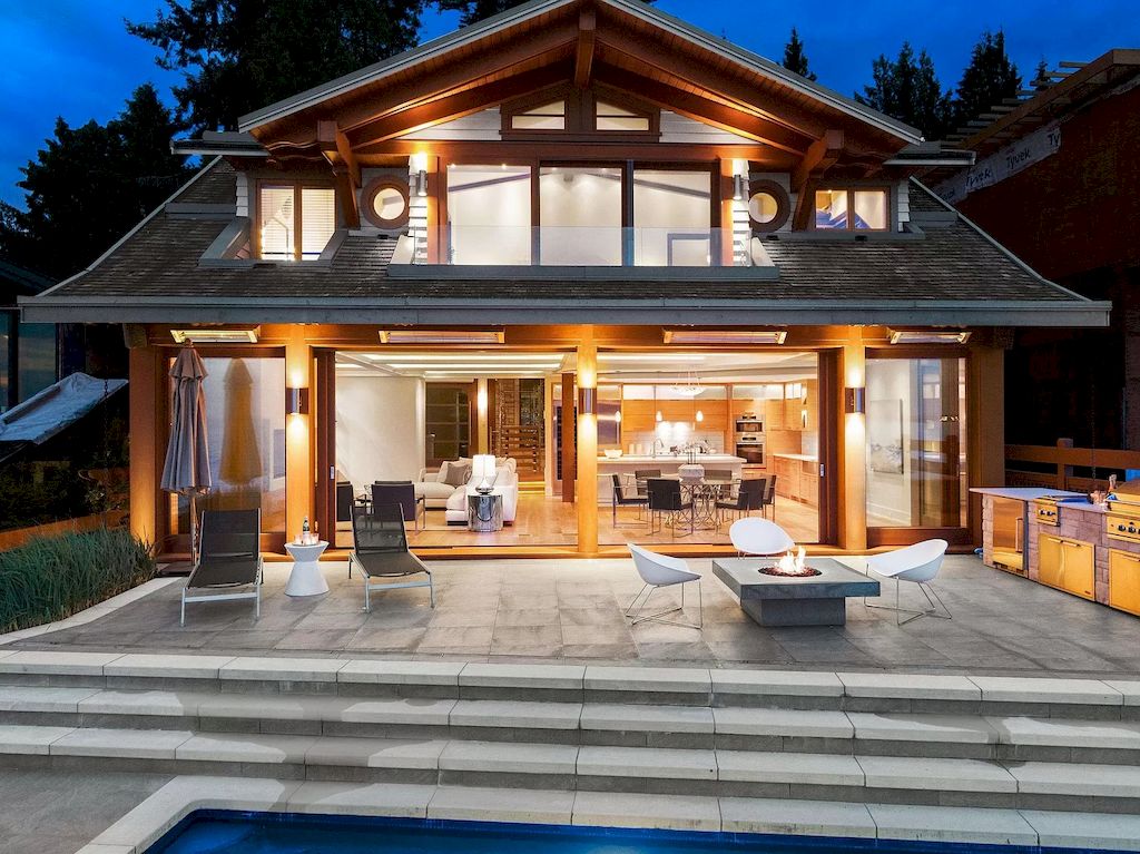 The Residence in West Vancouver is a rare example of high performance construction with an impeccable choice of quality materials, now available for sale. This home located at 4367 Erwin Dr, West Vancouver, BC V7V 1H7, Canada