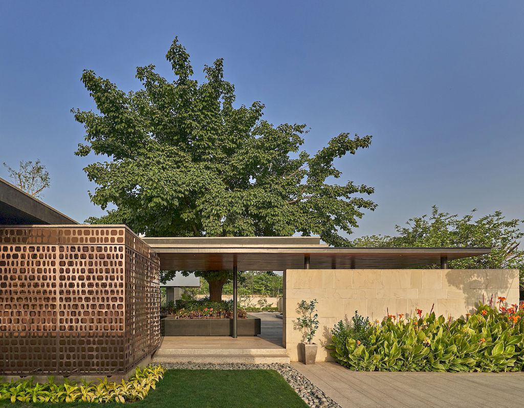 Mulberry House, Stunning Brand-new Home in India by DADA Partners