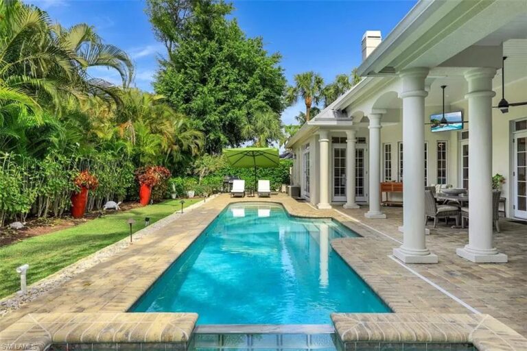 8.6M Home in the quintessential Naples neighborhood of Coquina Sands