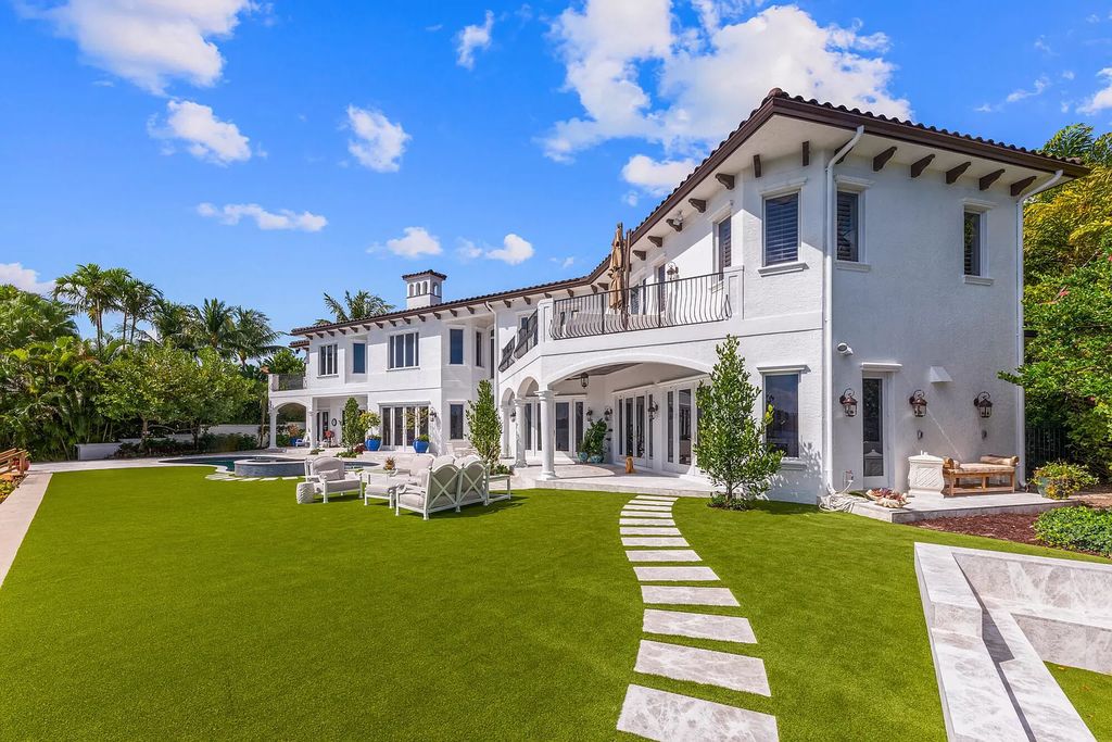 The Home in Jupiter is a newly renovated transitional custom estate with detached guest house, private tennis court and 2 gated entries for complete privacy now available for sale. This home located at 19000 Point Dr, Jupiter, Florida