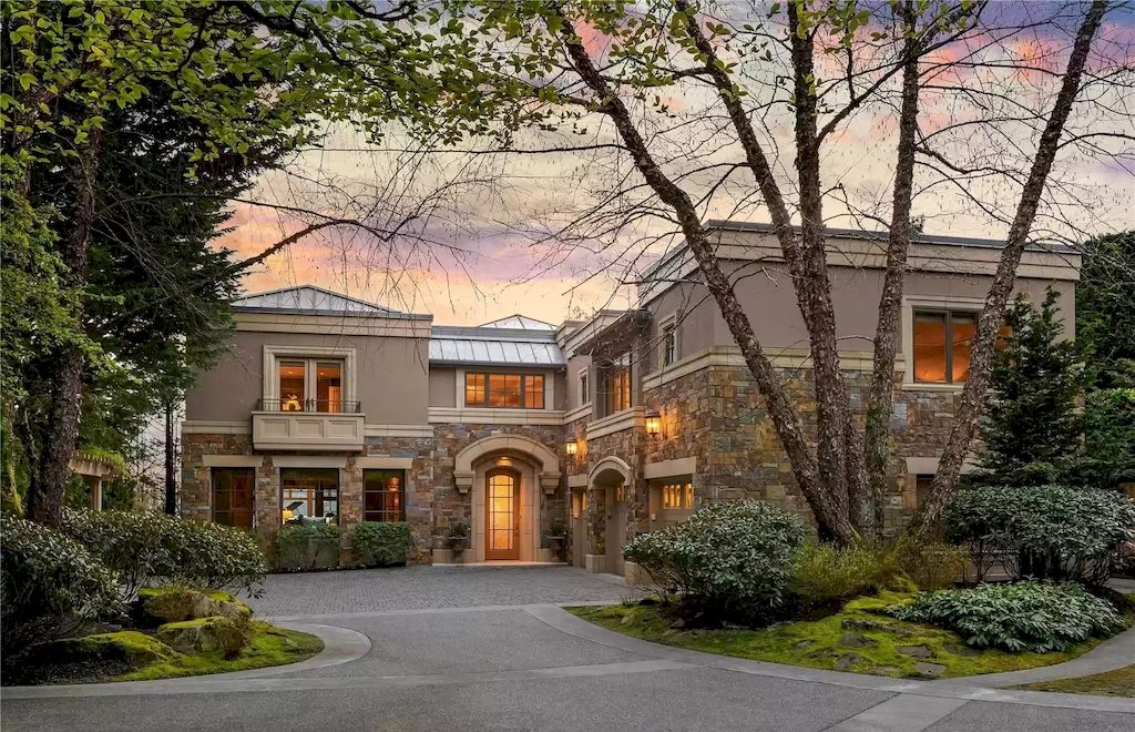 The Estate in Washington is a luxurious home meticulously curated with soaring spaces and thoughtful floor plan for everyday living now available for sale. This home located at 611 Evergreen Point Rd, Medina, Washington; offering 05  bedrooms and 07 bathrooms with 9,450 square feet of living spaces.