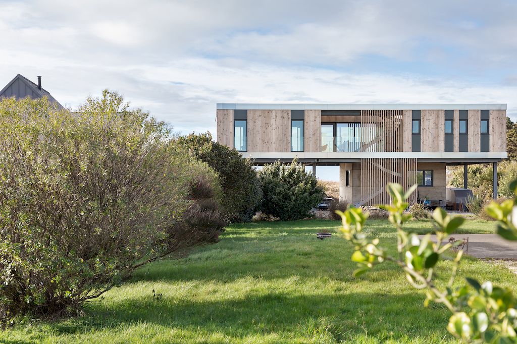 Stilt House, Unique project in France by B.HOUSSAIS Architecture