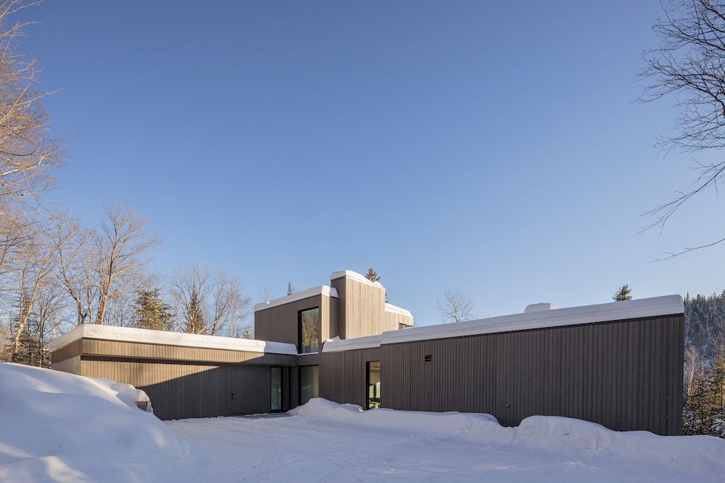 The Lantern House with soothing, balanced proportions by MU Architecture