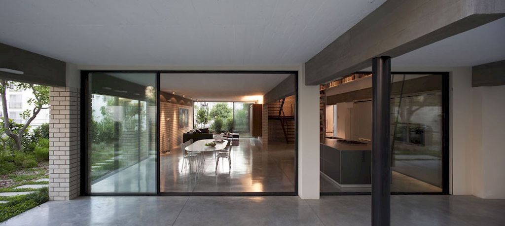 The Rechter House, Modern Two storey Home by Pitsou Kedem Architects