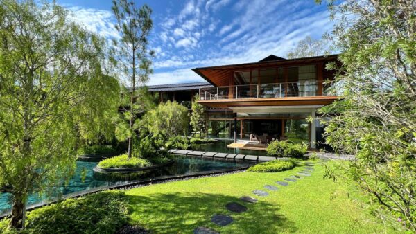 The Water Courtyard House Close to Green Nature by Guz Architects
