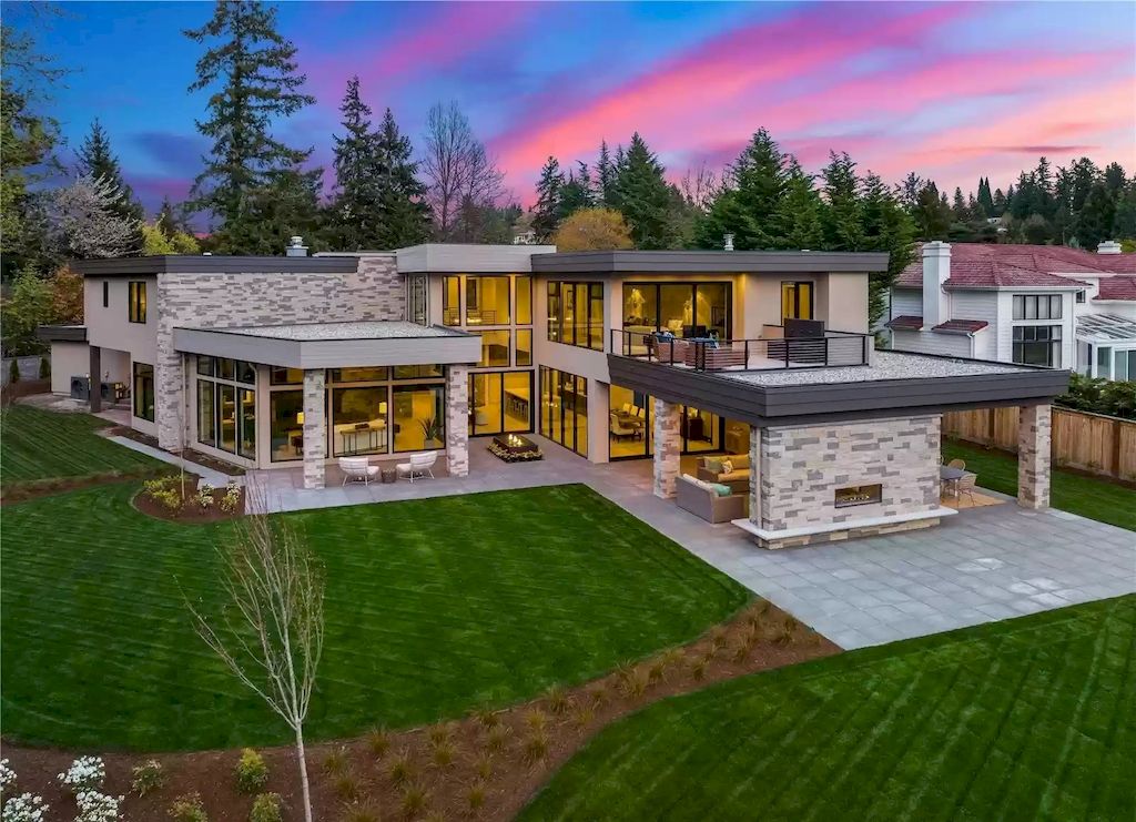 The Estate in Washington is a luxurious home designed with light and airy elements for your best living now available for sale. This home located at 3235 95th Pl NE, Clyde Hill, Washington; offering 05 bedrooms and 08 bathrooms with 7,290 square feet of living spaces.