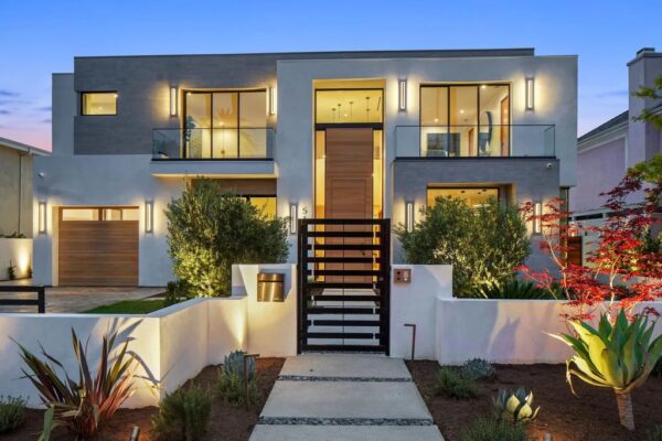 This $16,800,000 Brand New Modern Mansion in Beverly Hills showcases The Latest and Greatest Amenities and Technology