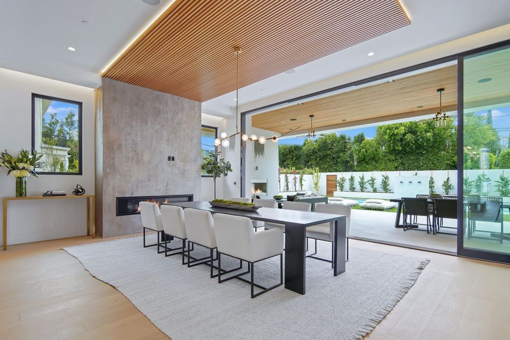 The Mansion in Beverly Hills is a new construction masterpiece in the heart of The Beverly Hills Flats with some of the finest materials from around the world now available for sale. This home located at 513 N Bedford Dr, Beverly Hills, California
