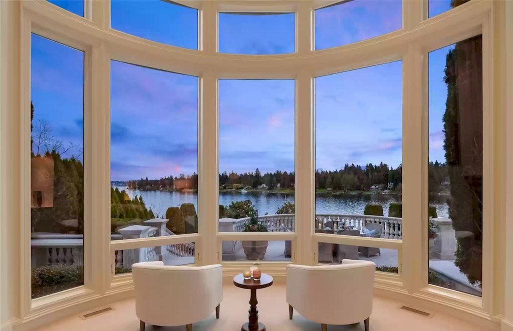 The Estate in Washington is a luxurious home with the hallmarks of grace, grandeur and privacy now available for sale. This home located at 3602 Evergreen Point Road, Medina, Washington; offering 04 bedrooms and 06 bathrooms with 6,520 square feet of living spaces.