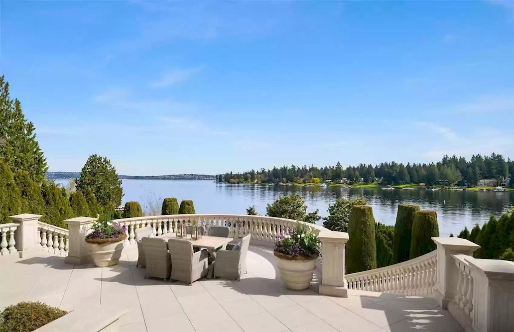 The Estate in Washington is a luxurious home with the hallmarks of grace, grandeur and privacy now available for sale. This home located at 3602 Evergreen Point Road, Medina, Washington; offering 04 bedrooms and 06 bathrooms with 6,520 square feet of living spaces.