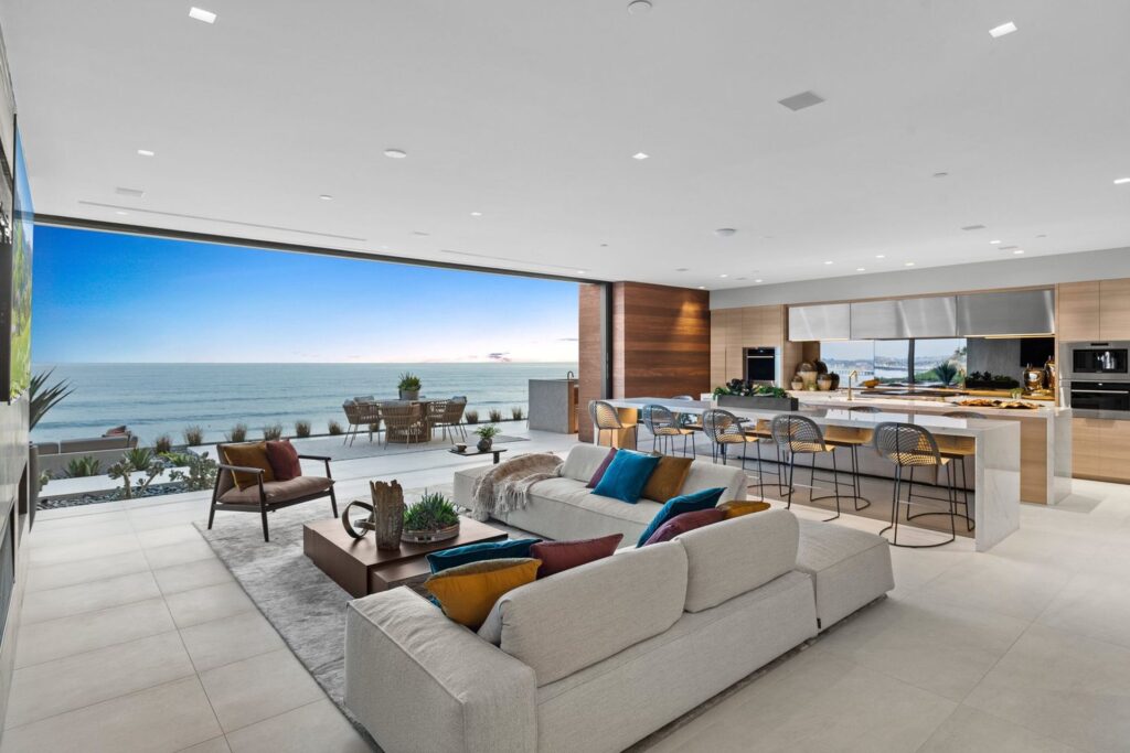 The ORA HOUSE in La Jolla is the brilliant integration of natural elements and indoor-outdoor living create harmony with the surrounding oceanside environment. now available for sale. This home located at 5228 Chelsea St, La Jolla, California
