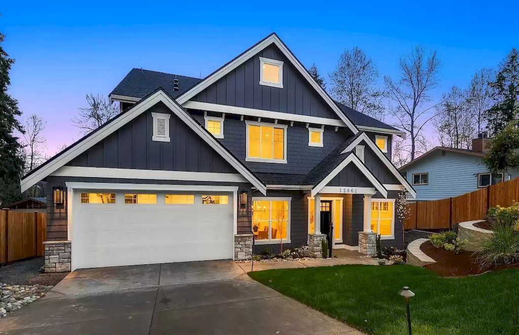 The Estate in Washington is a luxurious home possessing smart and green home features throughout now available for sale. This home located at 12601 SE 4th Place, Bellevue, Washington; offering 05 bedrooms and 06 bathrooms with 4,348 square feet of living spaces.