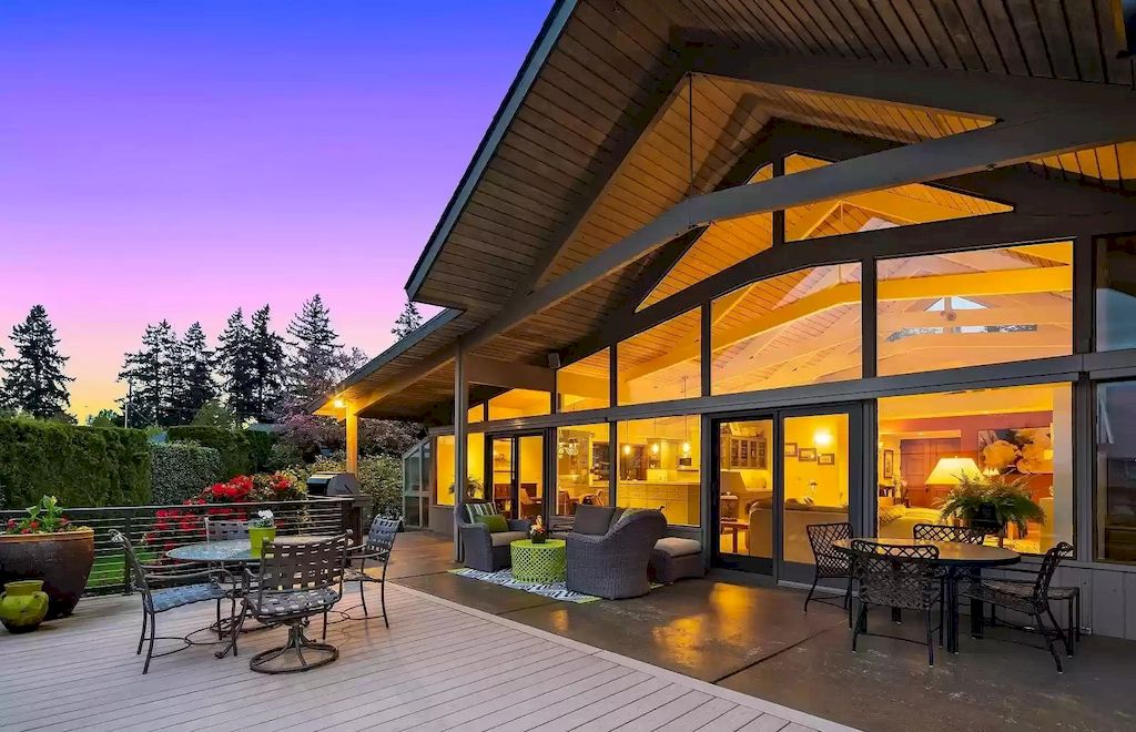 This-3950000-Stunning-Estate-Commands-Gorgeous-Views-of-Mountains-and-Downtown-Bellevue-Washington-26