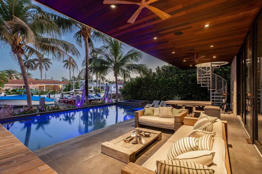 This-6195000-Contemporary-Waterfront-Home-in-Boca-Raton-has-A-Dramatic-Two-Story-Great-Room-17