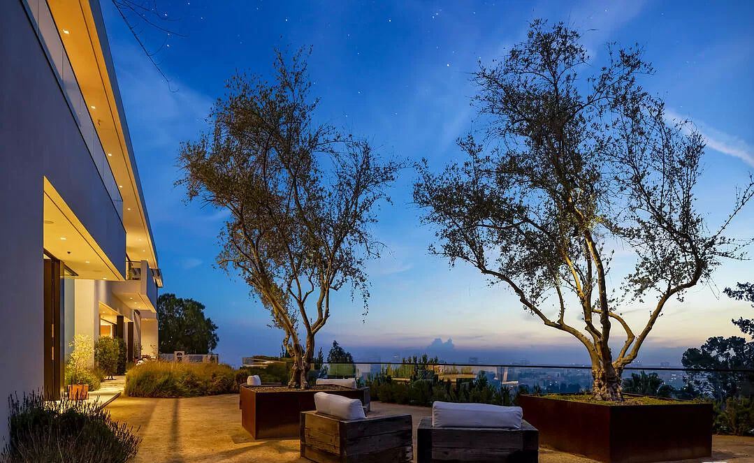 This-63500000-Bel-Air-Mansion-offers-World-Class-Design-with-Extraordinary-Craftsmanship-33