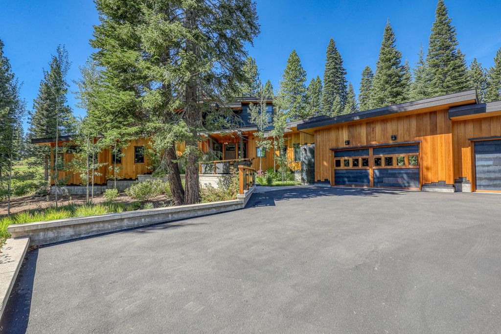 This-8950000-Stunning-Contemporary-Home-in-Truckee-with-Exceptional-Outdoor-Living-Spaces-26