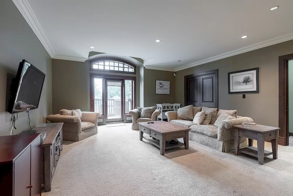 The Home in Burnaby is a luxurious home with tons of space for family and friends, now available for sale. This home located at 7558 Government Rd, Burnaby, BC V5A 2C6, Canada