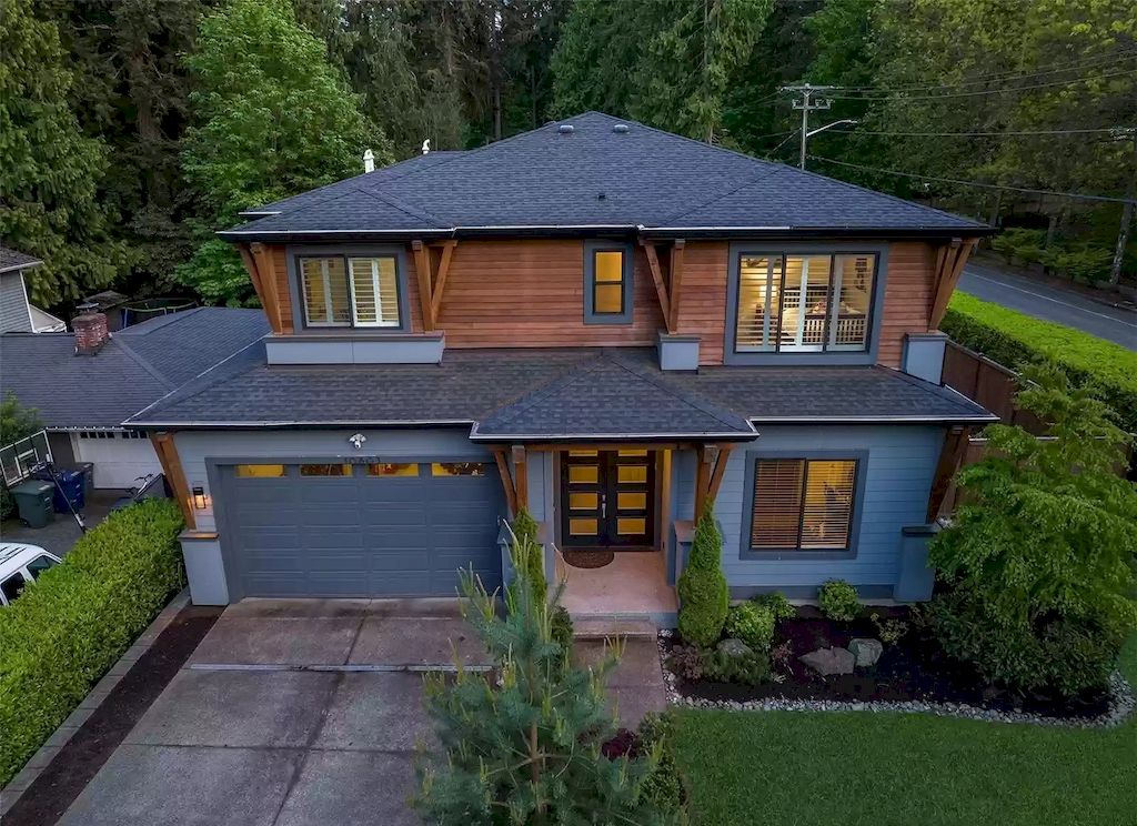 The House in Bellevue is covered outdoor living perfect for year-round enjoyment, now available for sale. This home located at 10803 SE 25th Place, Bellevue, Washington