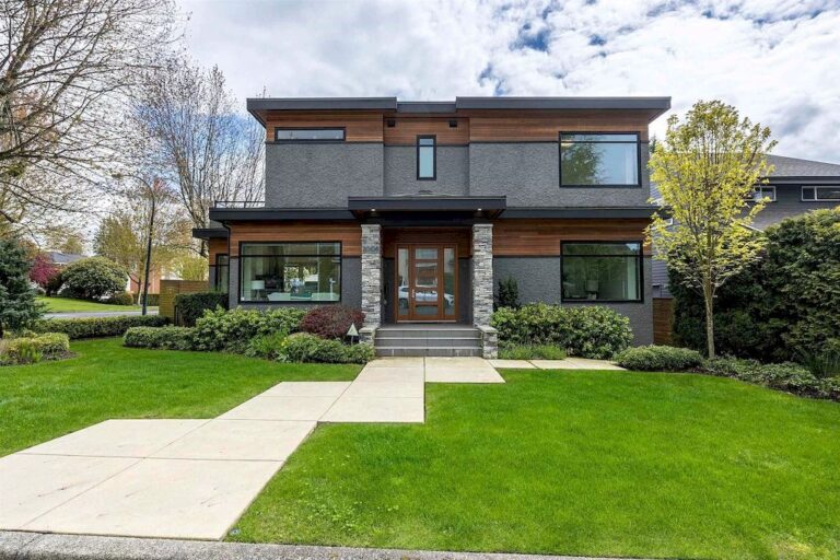 Top-quality Contemporary Home in Vancouver on the Market at C$5,388,000