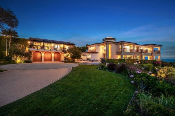 World-Class Oceanfront Estate in Malibu offers The Ultimate Resort Lifestyle Asking for $127,500,000