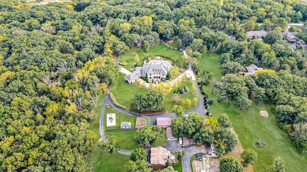 The Home in Illinois is a luxurious home with awe inspiring architectural facade highlighted by limestone and stone, now available for sale. This home located at 13360 W 167th St, Homer Glen, Illinois