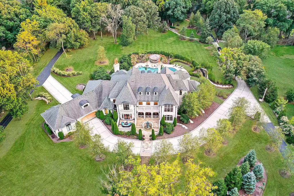 The Home in Illinois is a luxurious home with awe inspiring architectural facade highlighted by limestone and stone, now available for sale. This home located at 13360 W 167th St, Homer Glen, Illinois