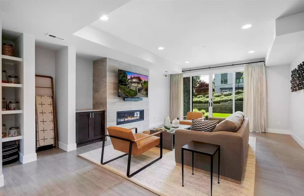 The House in Kirkland has light-filled great room with abundant entertaining space, now available for sale. This home located at 1306 3rd Street, Kirkland, Washington