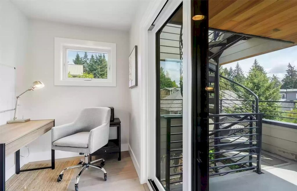 The House in Kirkland has light-filled great room with abundant entertaining space, now available for sale. This home located at 1306 3rd Street, Kirkland, Washington