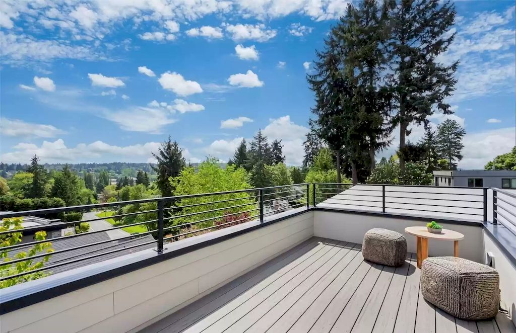 The House in Kirkland has light-filled great room with abundant entertaining space, now available for sale. This home located at 1306 3rd Street, Kirkland, Washington
