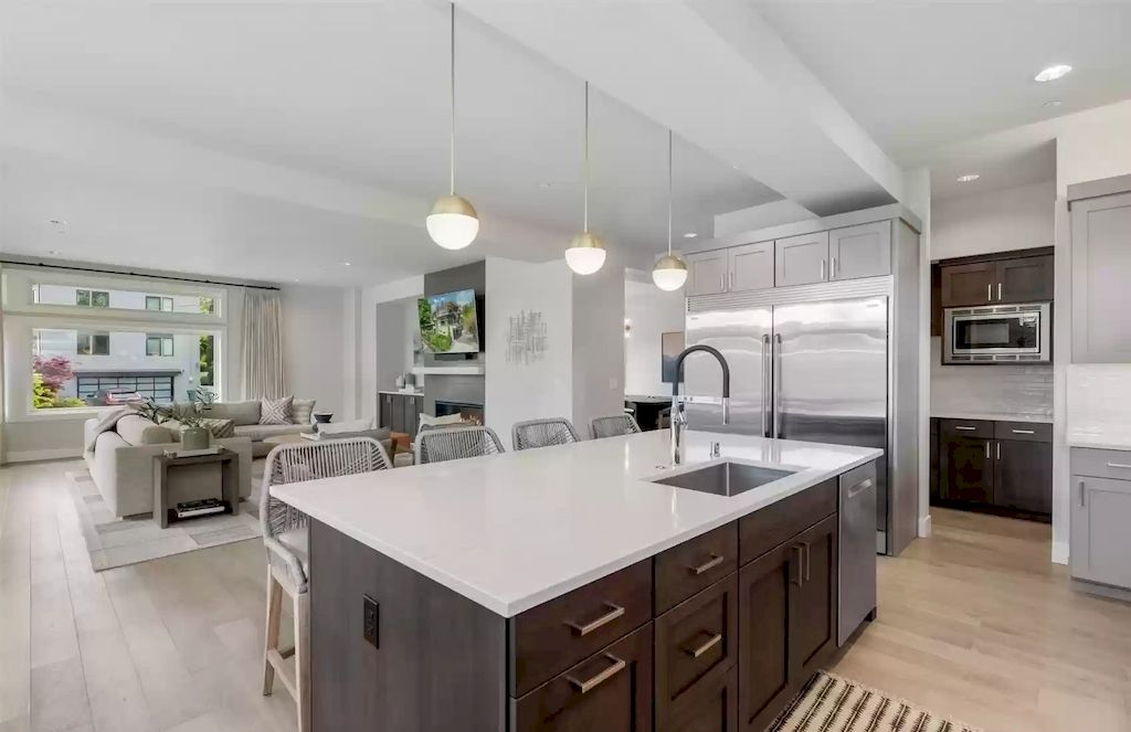 The House in Kirkland has light-filled great room with abundant entertaining space, now available for sale. This home located at 1306 3rd Street, Kirkland, Washington