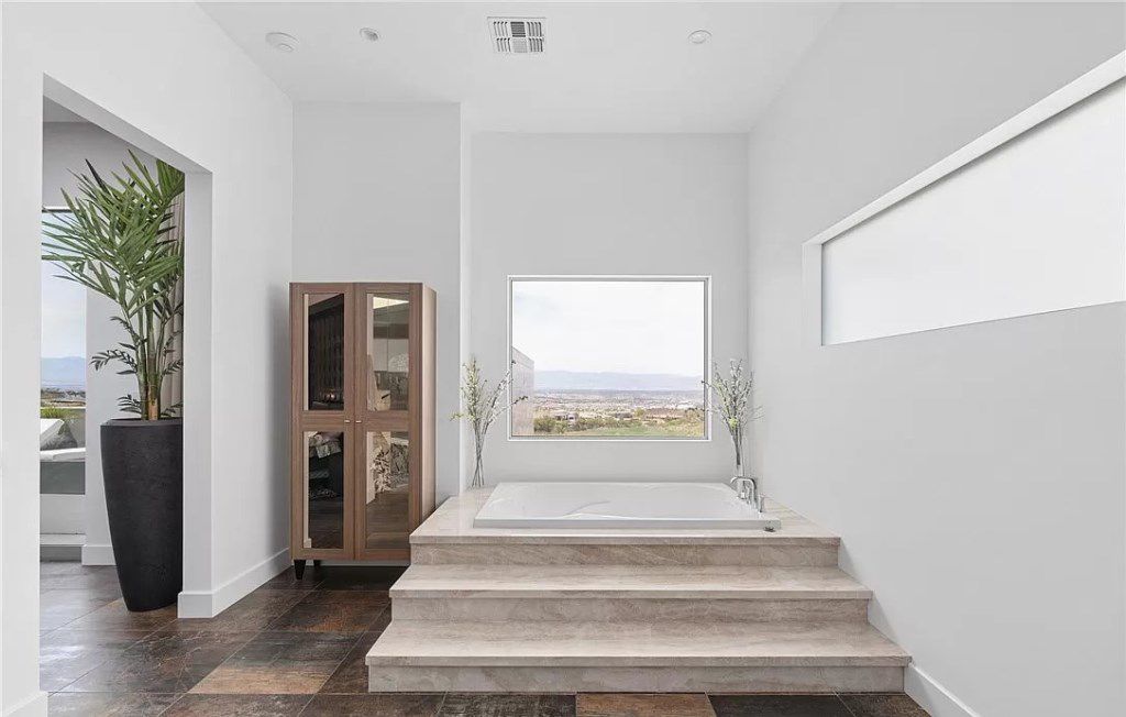 This $11,400,750 stunning Home in Nevada has the single best view in Las Vegas