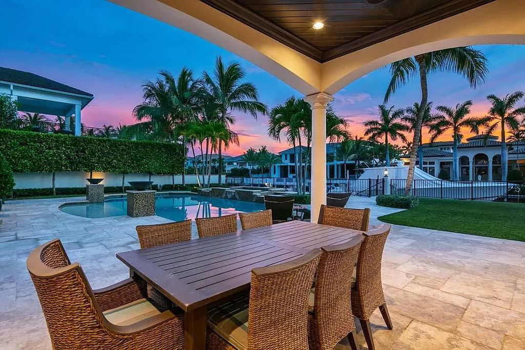 A-Beautiful-Home-in-Boca-Raton-with-Luxurious-Furnishings-Throughout-Asking-for-16500000-3