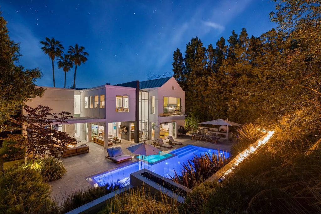 A-Beverly-Hills-Contemporary-Home-with-Complete-Privacy-in-Mulholland-Estates-Asking-for-9995000-1
