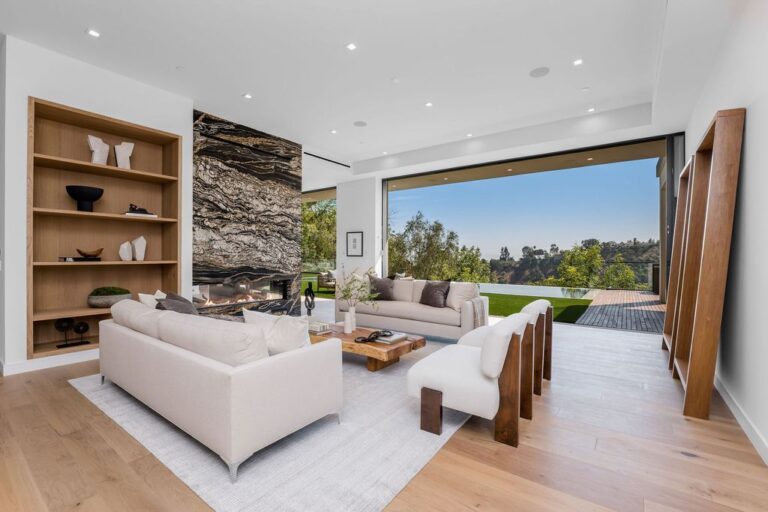 $16,750,000 Newly constructed warm contemporary Home in Beverly Hills