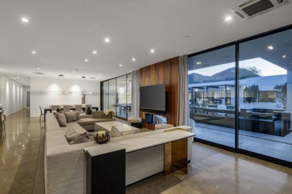 Photo inspiration: Fresh Look at 9 95M Paradise Valley Home With Gorgeous Camelback Mountain Views