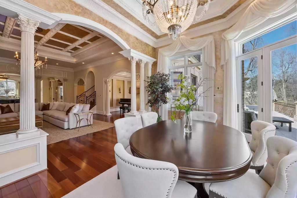 Blending-Opulence-and-Old-World-Craftsmanship-This-Lavish-Estate-in-Virginia-Lists-for-6998000-16