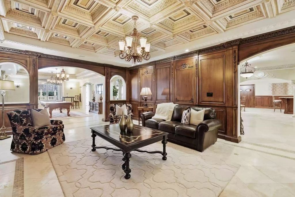 Blending-Opulence-and-Old-World-Craftsmanship-This-Lavish-Estate-in-Virginia-Lists-for-6998000-35