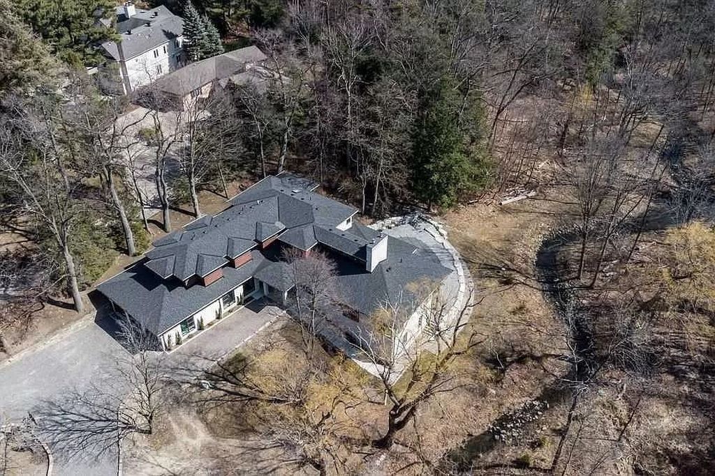 The Home in Mississauga is a luxurious home where you can relax & reconnect with nature, now available for sale. This home located at 1060 Indian Rd, Mississauga, ON L5H 1R7, Canada