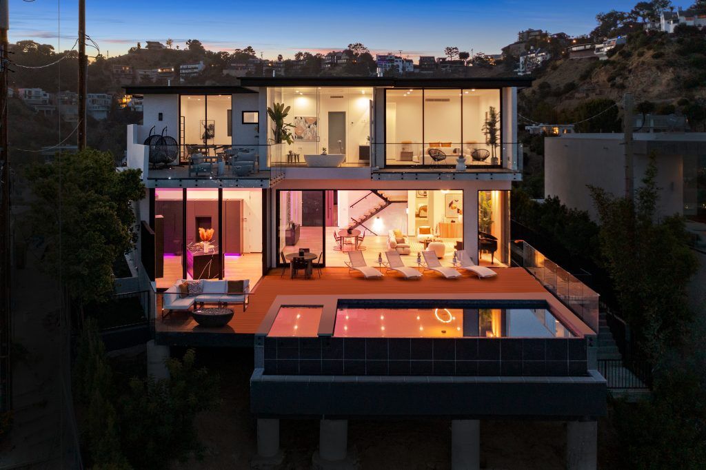 Brand-New-Home-in-Los-Angeles-Showcases-An-Extraordinary-Architectural-Design-and-Stunning-Finishes-for-Sale-at-8995000-1