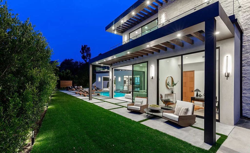 The Bel Air Home is a brand new architectural wonder defined by impeccable craftsmanship and excellent attention to detail, displays natural elements throughout now available for sale. This home located at 1523 Stradella Rd, Los Angeles, California;