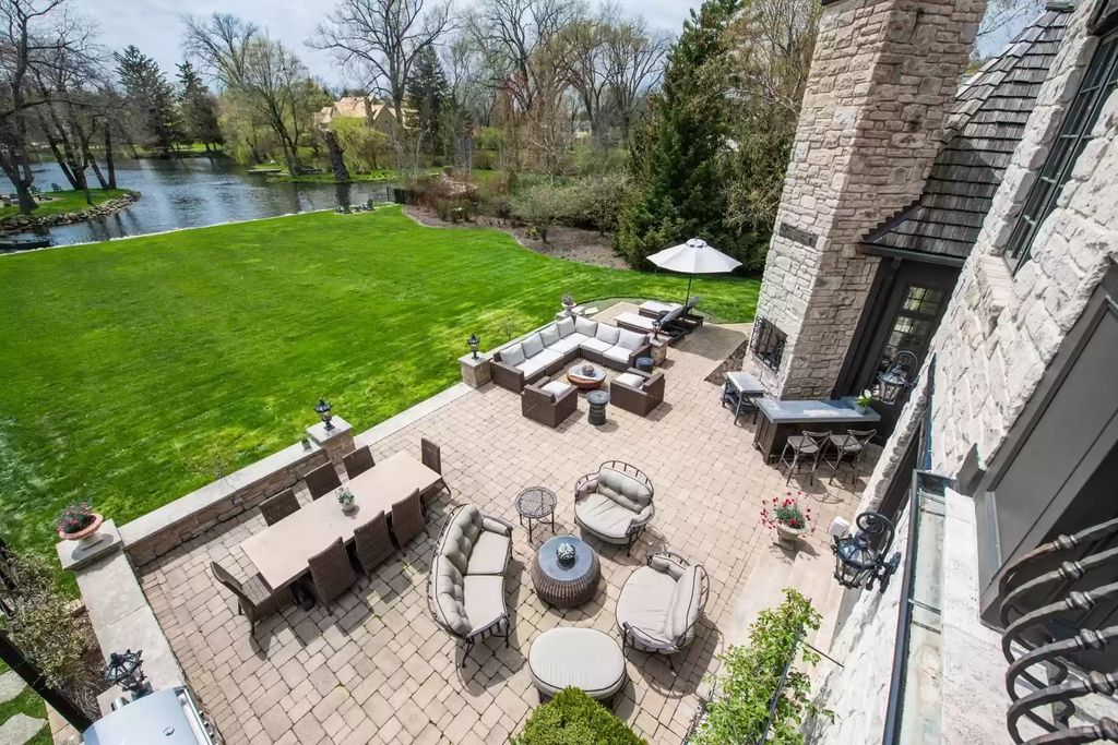 The Home in Illinois is a luxurious home situated on a fabulous location with exceptional floor plan and design now available for sale. This home located at 104 Longmeadow Rd, Winnetka, IL 60093, Illinois; offering 06  bedrooms and 09 bathrooms with 13,135 square feet of living spaces. 