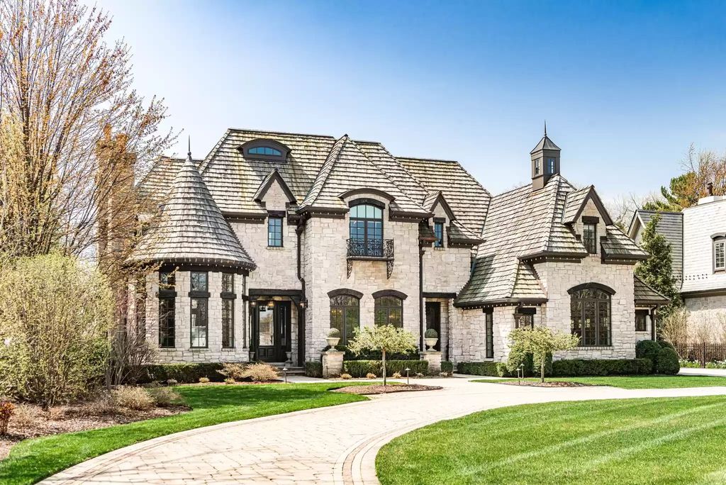 The Home in Illinois is a luxurious home situated on a fabulous location with exceptional floor plan and design now available for sale. This home located at 104 Longmeadow Rd, Winnetka, IL 60093, Illinois; offering 06  bedrooms and 09 bathrooms with 13,135 square feet of living spaces. 